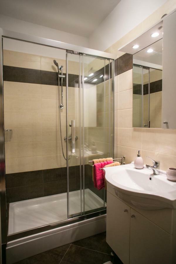 Agata Apartments Novalja Dış mekan fotoğraf